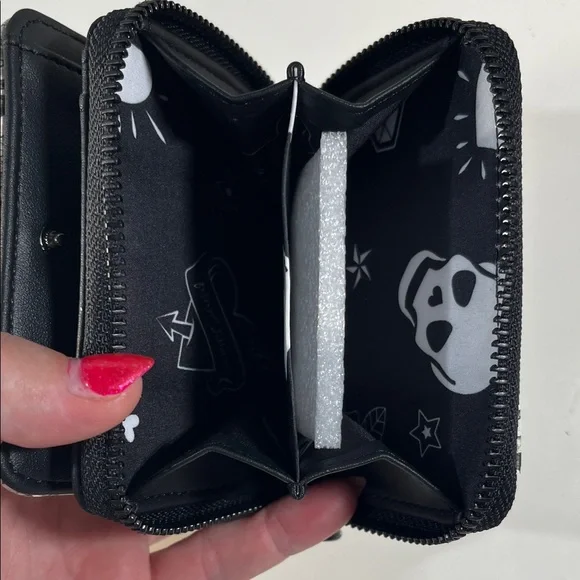 Textured Snake-Print Crossbody Wallet in Black & White - Picture 3 of 5